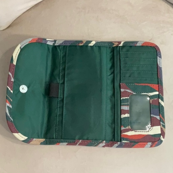 Kavu Tan Rope Bag with Wallet - Picture 8 of 10